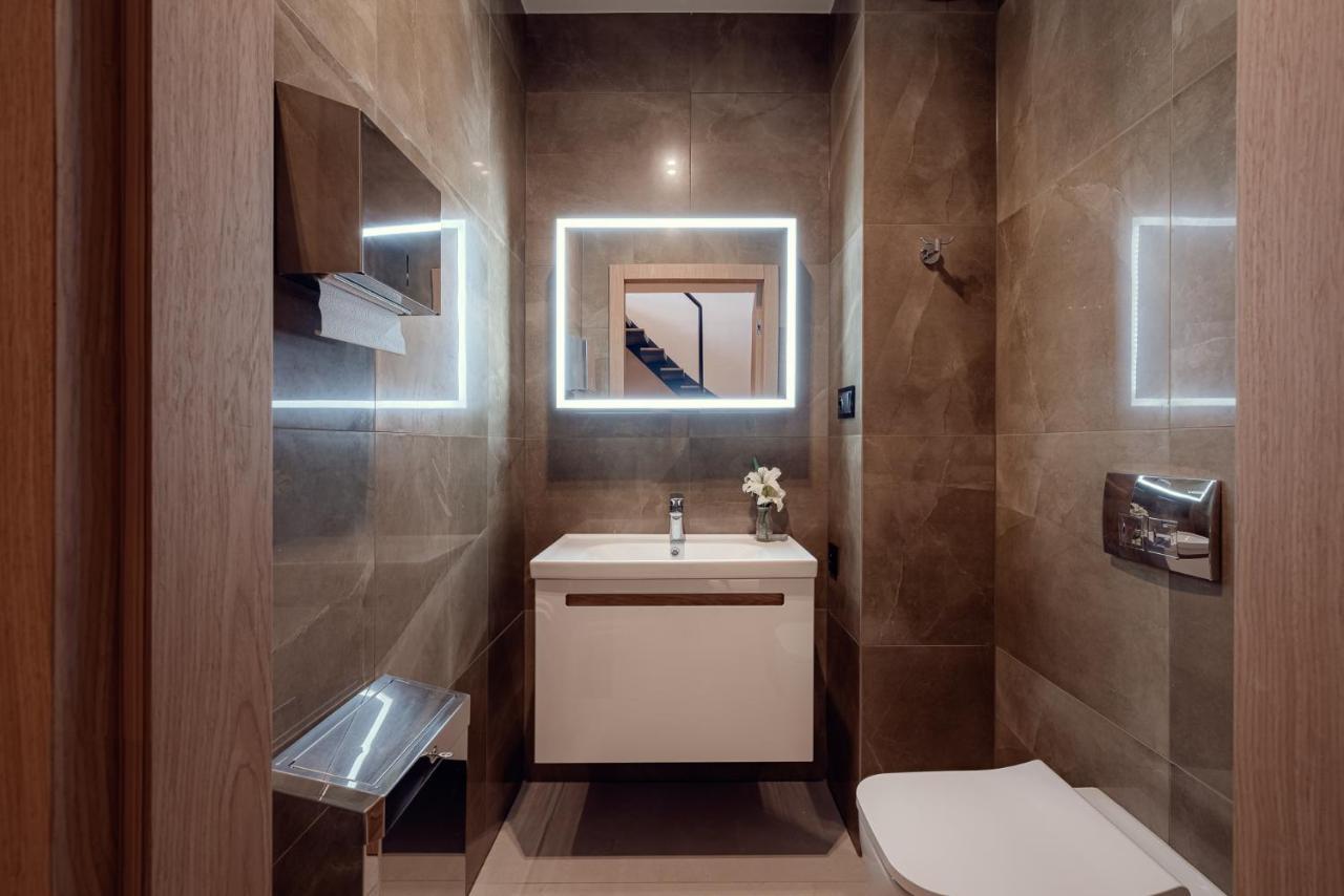 Apartment One Luxury