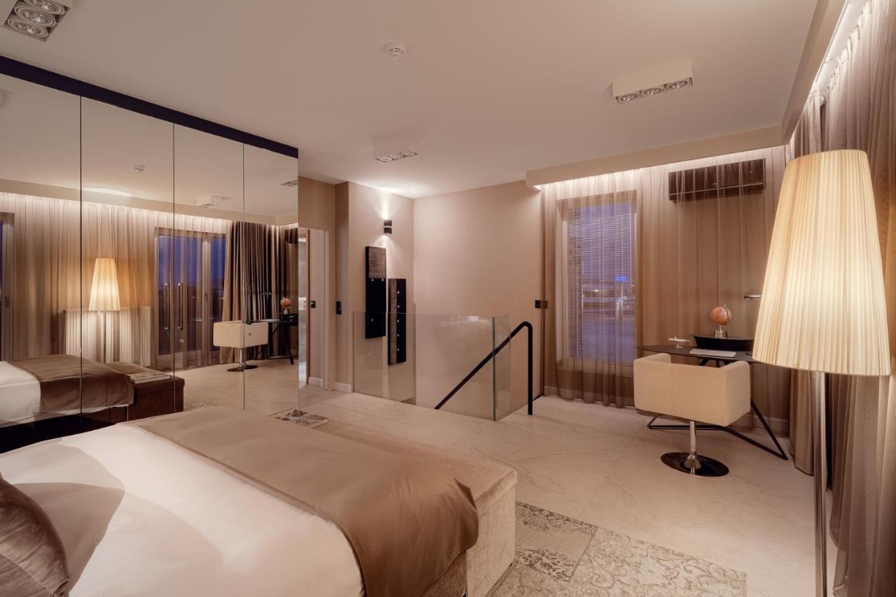 One Luxury *